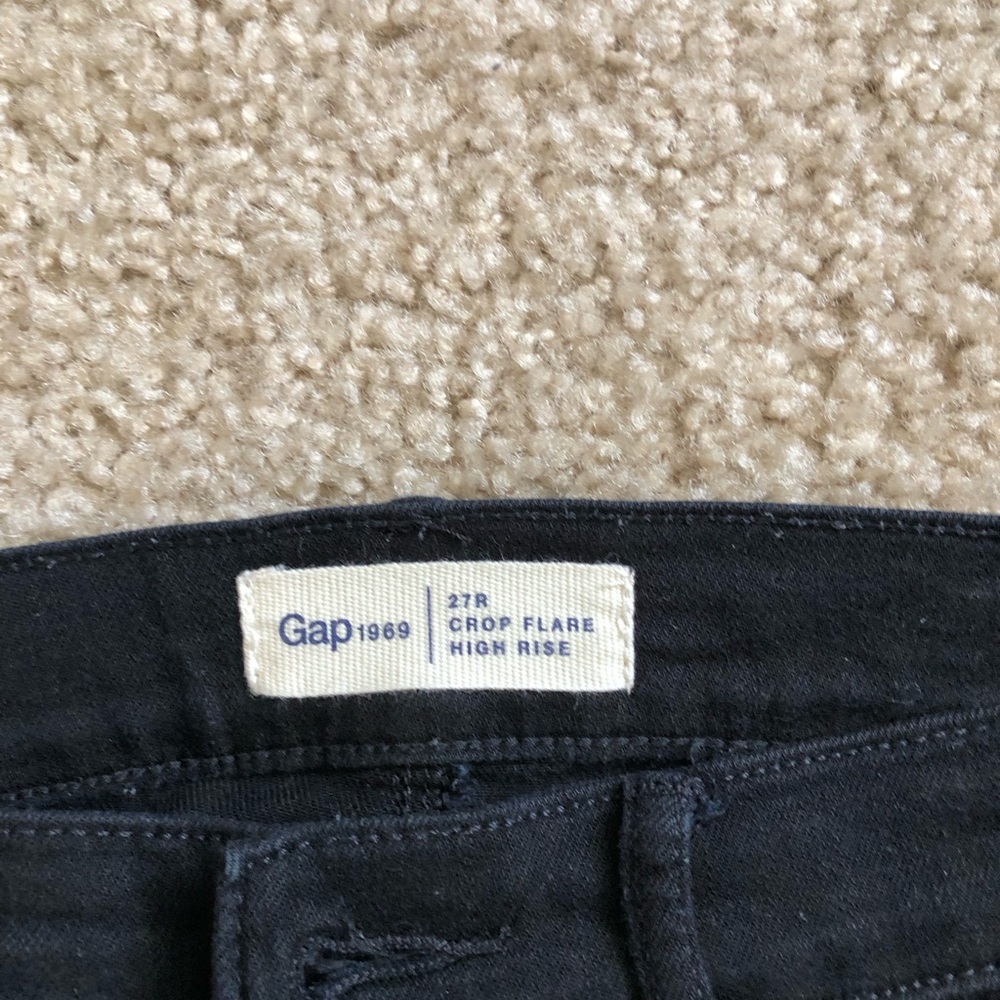 Gap Crop Flare High Rise Jean, black, size 27R, inseam 25”. - Picture 3 of 3